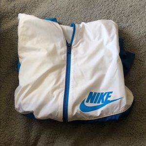 nike wind breaker/rain coat